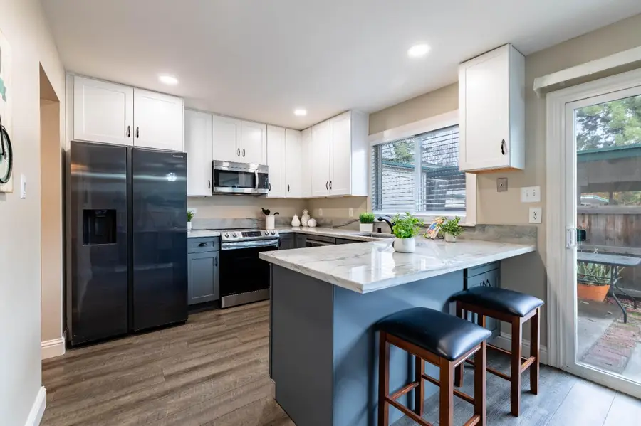 8913 Salmon Falls Drive #D, Sacramento, CA 95826 - Image #2