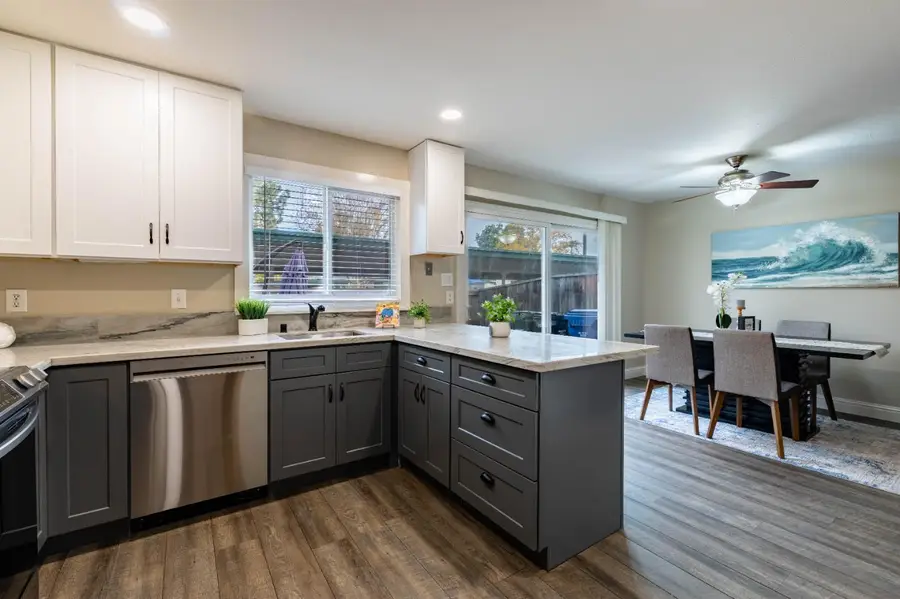 8913 Salmon Falls Drive #D, Sacramento, CA 95826 - Image #3