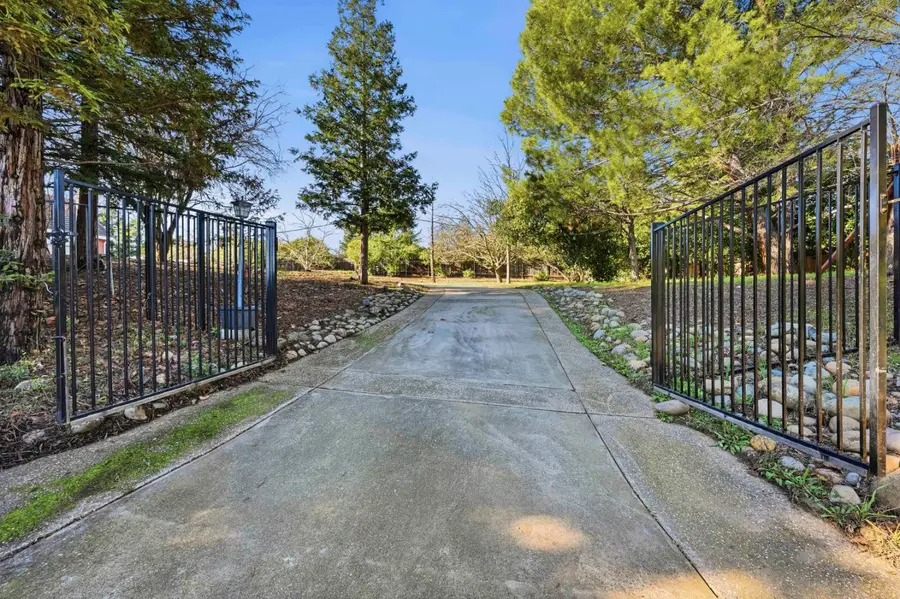 1360 Oak Creek Court, El Dorado Hills, CA 95762 - Image #2