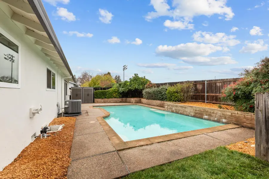 725 Jo Ann Lane, Roseville, CA 95678 - Image #2