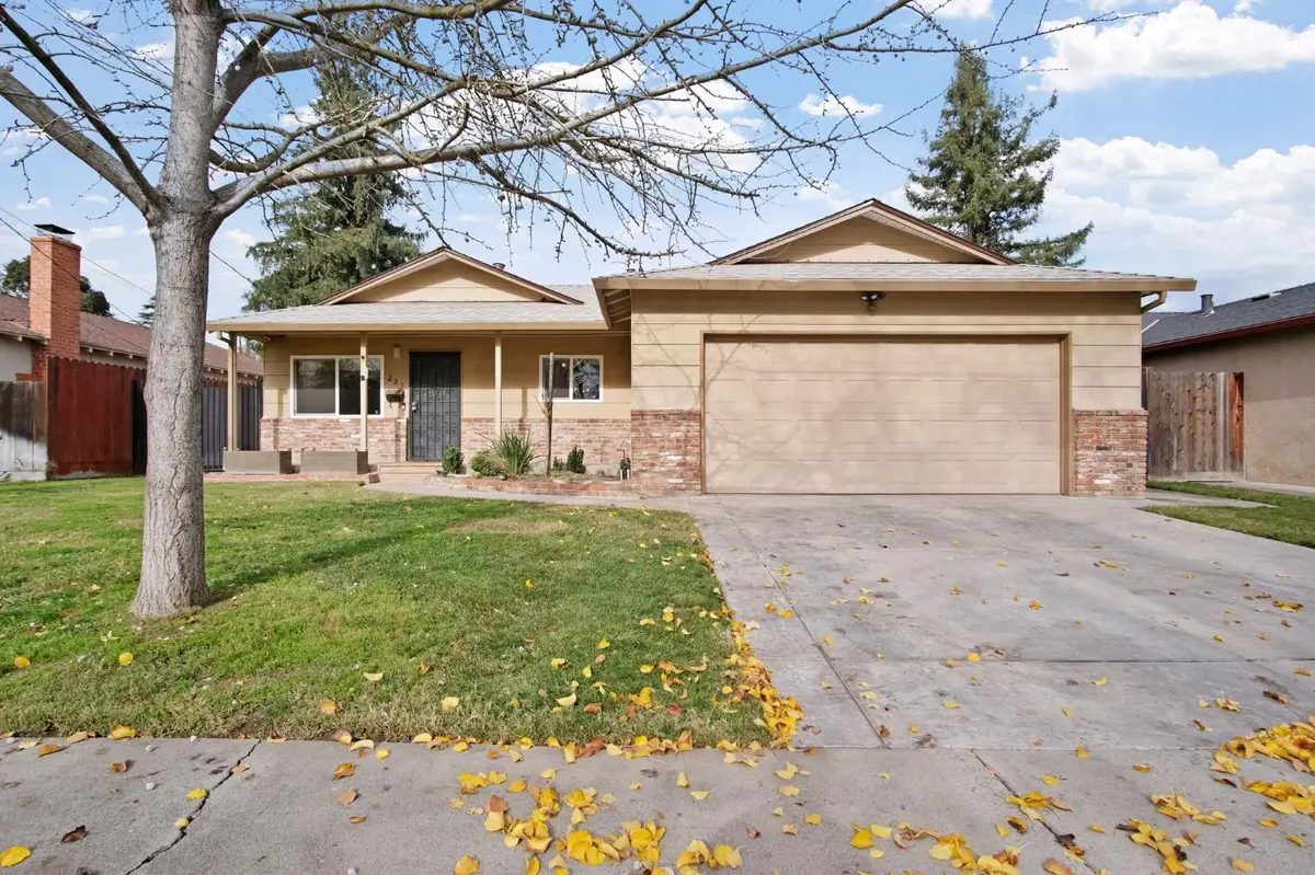 221 Bruce Court, Modesto, CA 95350 - Image #1