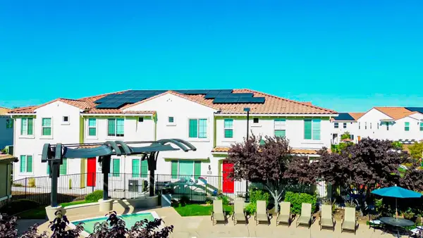 5301 E Commerce Way #44104, Sacramento, CA 95835