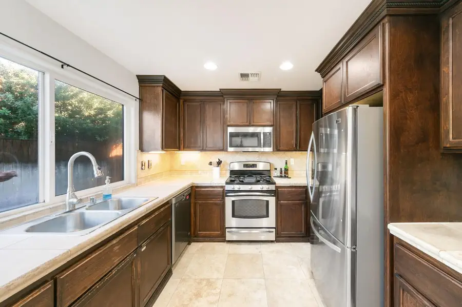 5081 Karbet Way, Sacramento, CA 95822 - #2