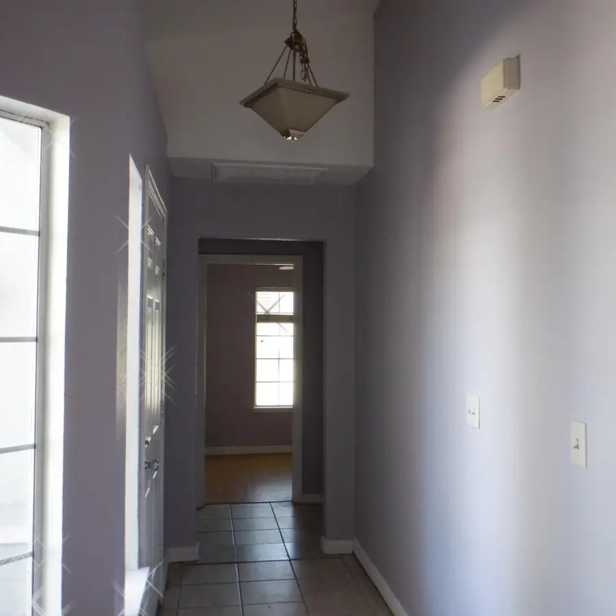 8425 Vintage Park Drive, Sacramento, CA 95828 - Image #3