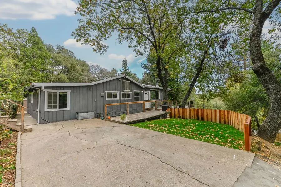 18371 S Sugar Pine Drive, Pine Grove, CA 95665 - Image #2