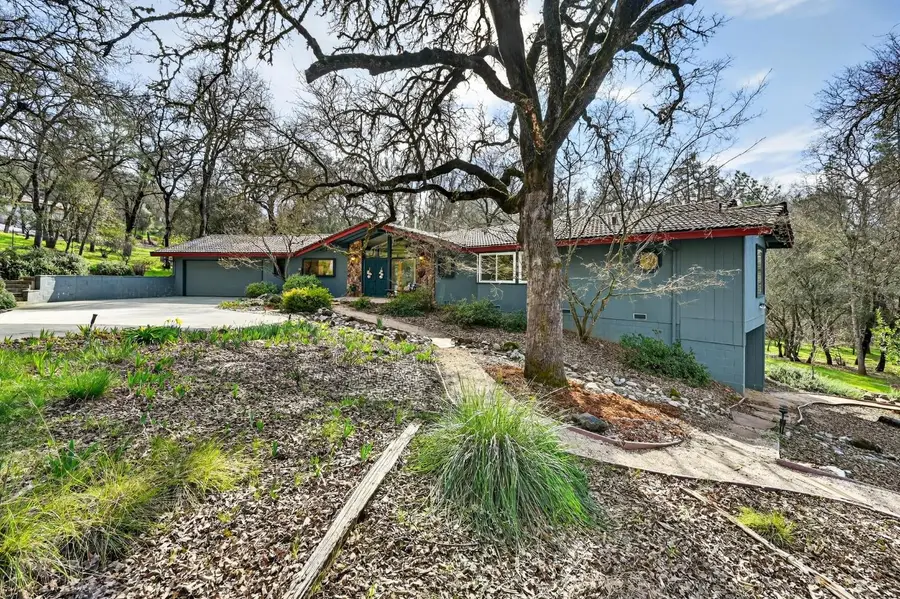 2468 Oakvale Dr., Shingle Springs, CA 95682 - #2