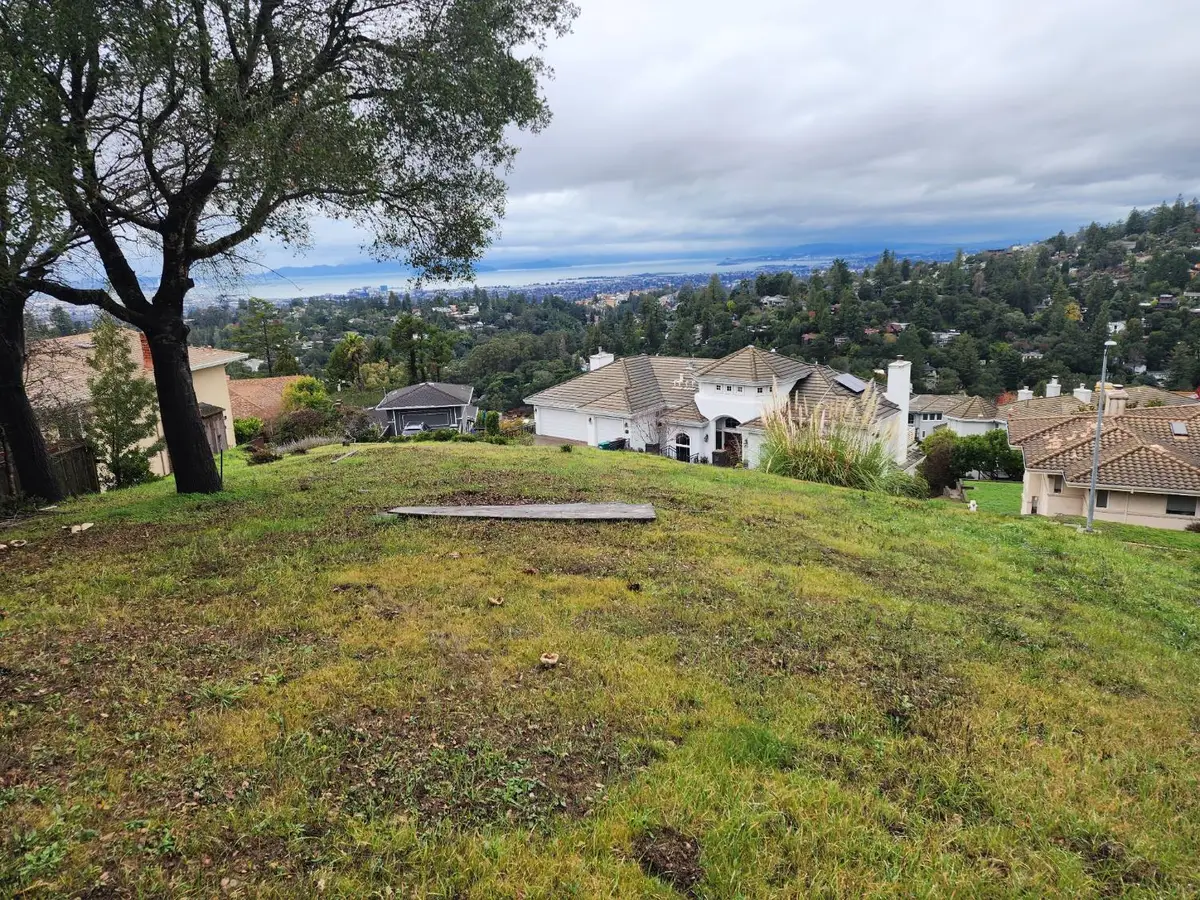 6002 Mazuela Drive, Oakland, CA 94611 - Image #1