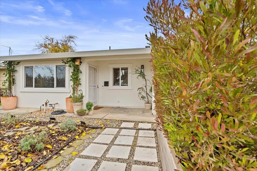 3805 Moonbeam Drive, Sacramento, CA 95827 - Image #2