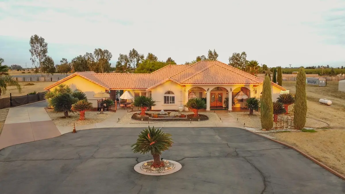 23452 Road 20, Chowchilla, CA 93610 - #1