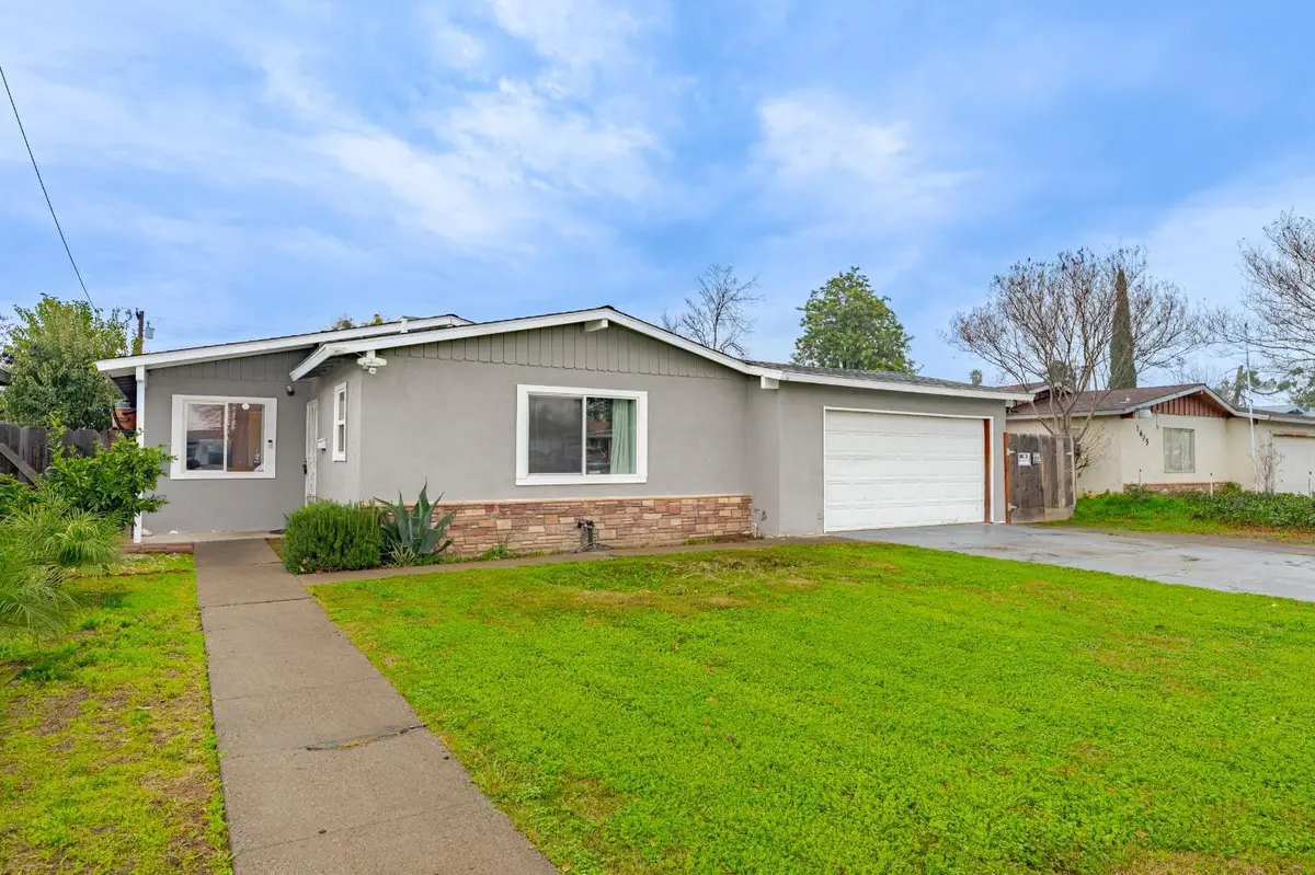 1595 E 26th Street, Merced, CA 95340 - Image #1