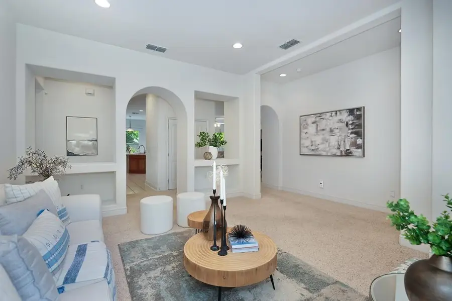 5753 Northborough Drive, Sacramento, CA 95835 - Image #3