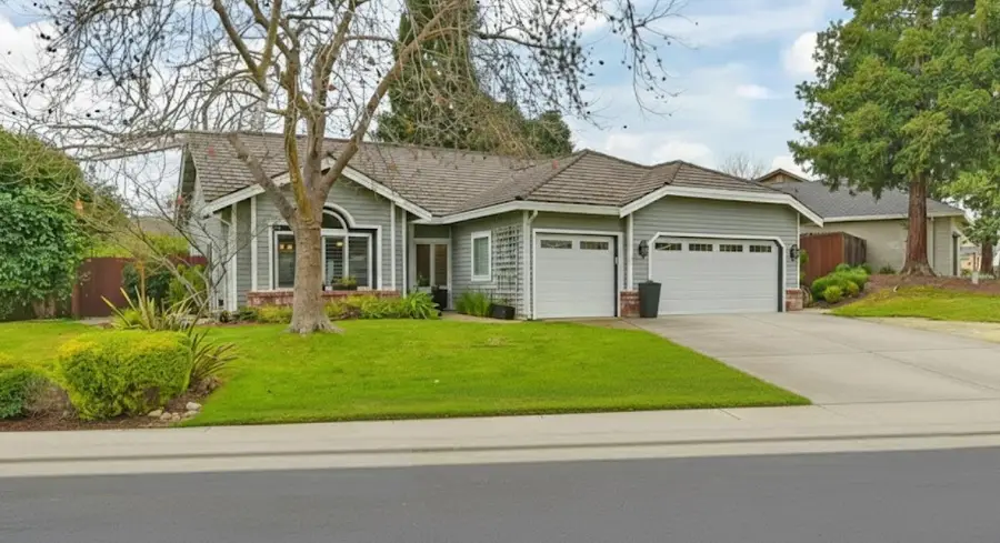 222 Keller Circle, Folsom, CA 95630 - Image #3