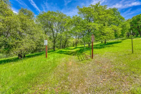 21074 Via Mediterrane, Penn Valley, CA 95977