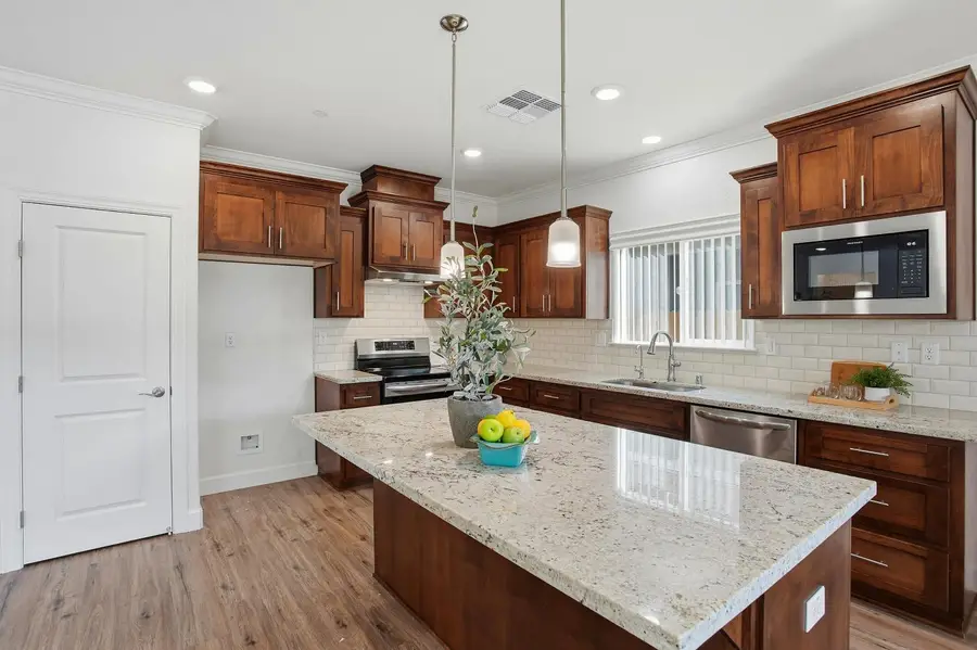 1112 Audrey Court, Galt, CA 95632 - Image #2