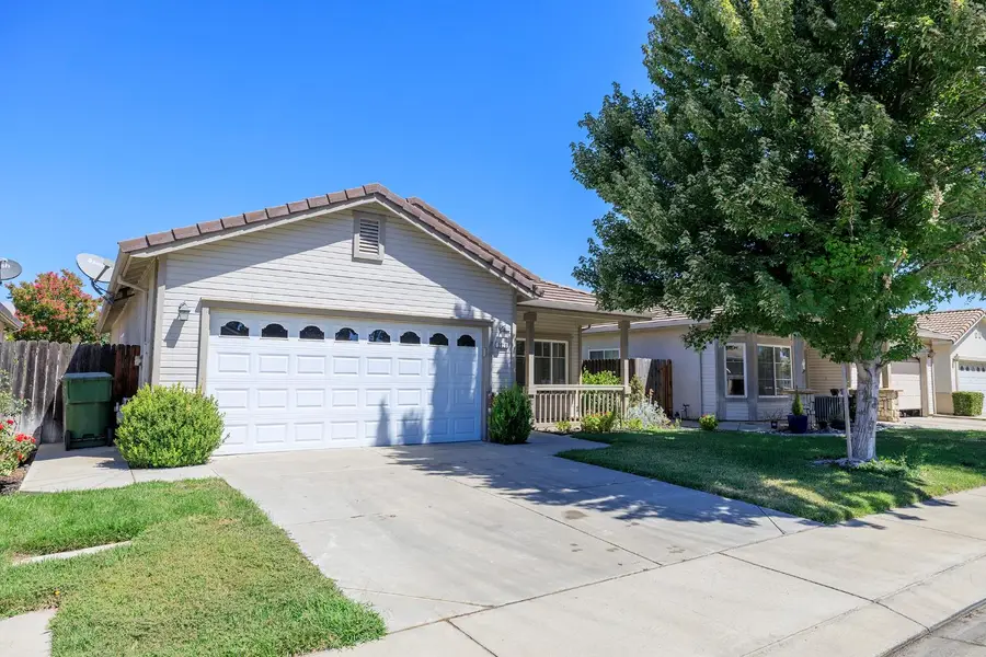 2123 Spring Blossom Ln, Turlock, CA 95382 - Image #2