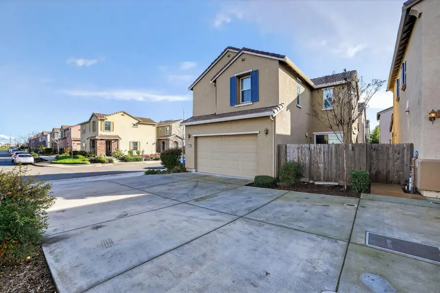 4423 Silver Cedar Lane, Sacramento, CA 95834 - Image #3
