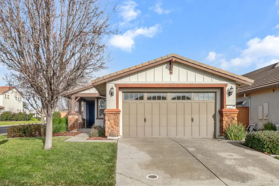 7925 Peak Forest Way, Elk Grove, CA 95757 - Image #2