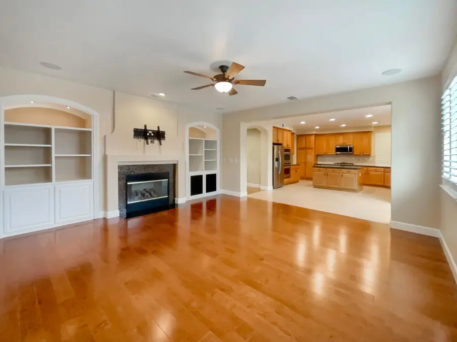 9673 Country Falls Lane, Elk Grove, CA 95757 - Image #3