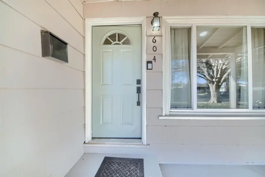 604 Westacre Road, West Sacramento, CA 95691 - #3