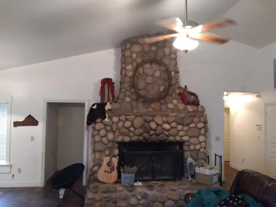 17385 Bell, Livingston, CA 95334 - #3