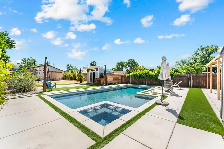 5060 Mendocino Boulevard, Sacramento, CA 95820 - #2