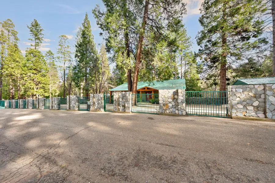 2911 Larkspur Lane, Camino, CA 95709 - Image #2