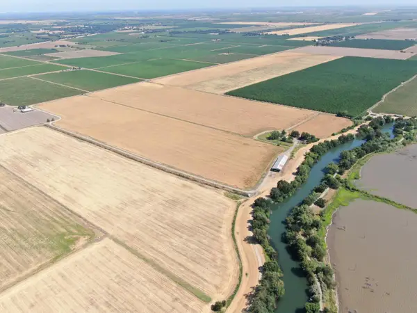 28725 N Vail Road, Thornton, CA 95686