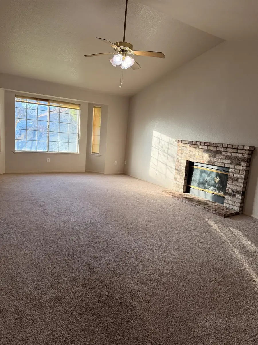 209 Fairwood Drive, Oakdale, CA 95361 - Image #2