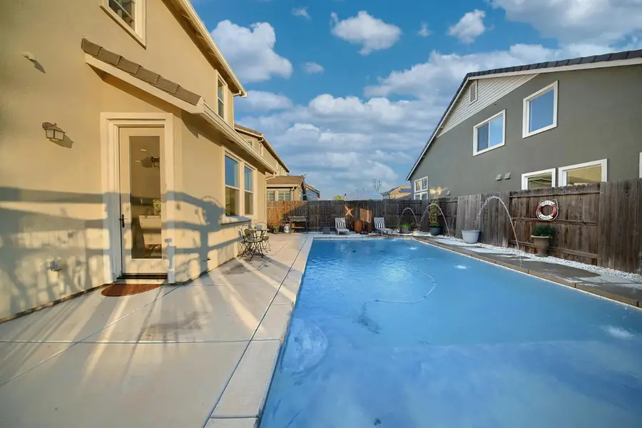 1394 Burton Way, Manteca, CA 95337 - Image #3