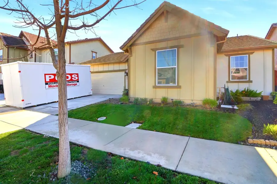 344 N Red Lion Way, Newman, CA 95360 - Image #2