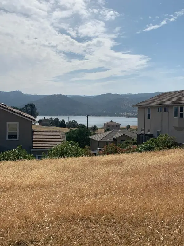 25 Woodpecker Court, Valley Springs, CA 95252