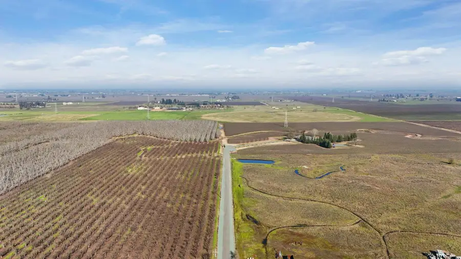 16025 E Harney Lane, Lodi, CA 95240 - Image #2