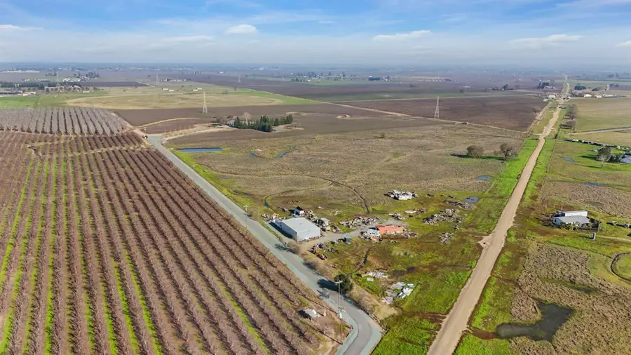 16025 E Harney Lane, Lodi, CA 95240 - Image #3