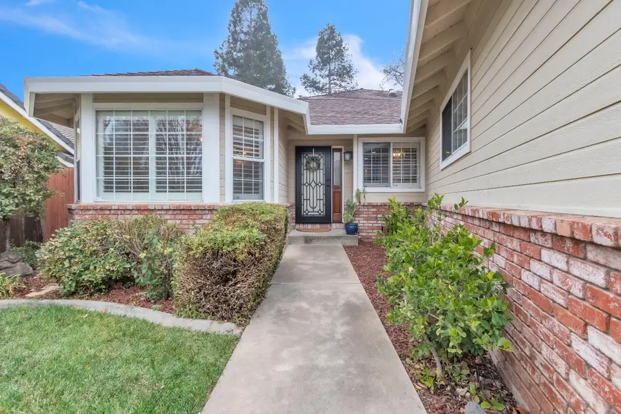 8833 Aquarius Avenue, Elk Grove, CA 95624 - Image #2