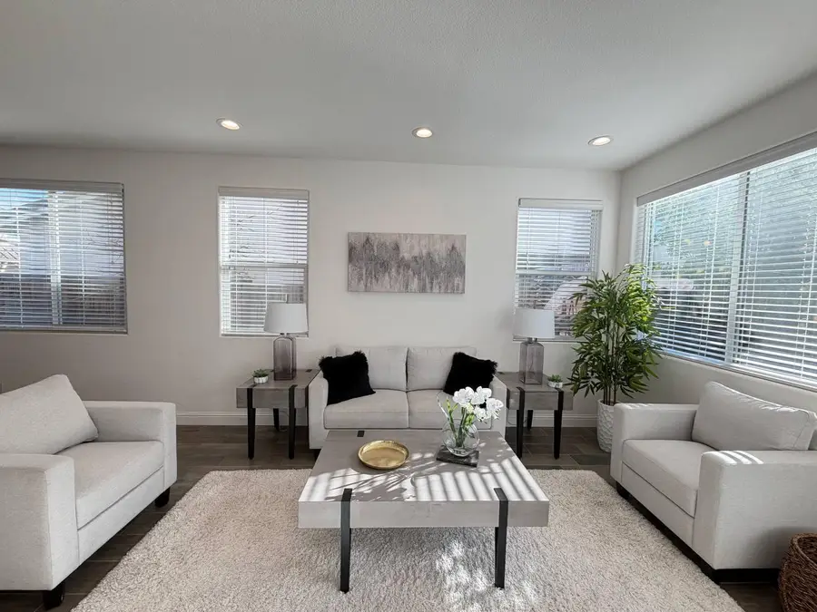 9628 Oak Reserve Ln, Elk Grove, CA 95758 - Image #2