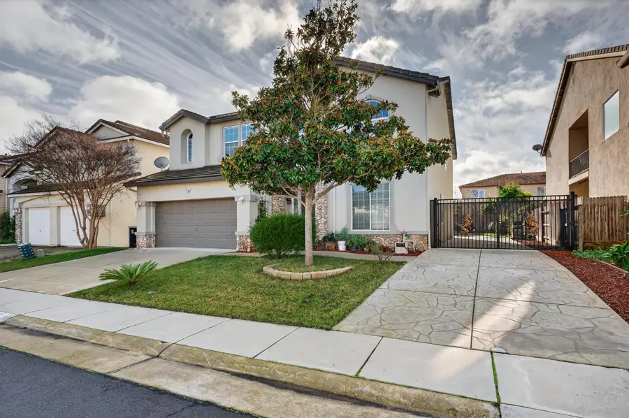 9479 Winding River Way, Elk Grove, CA 95624 - Image #2