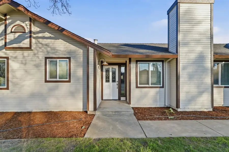 2208 Sunmist Lane, Modesto, CA 95355 - Image #2