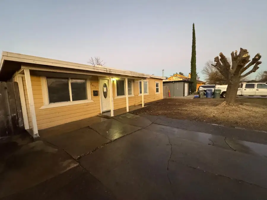 2017 Robert Way, Sacramento, CA 95825 - #2