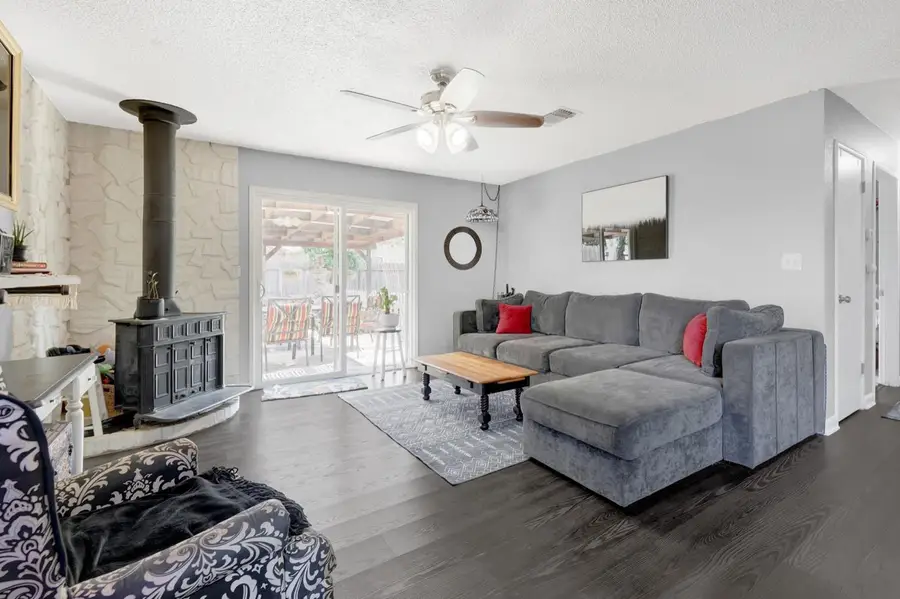 143 W Woodland Avenue, Woodland, CA 95695 - #3