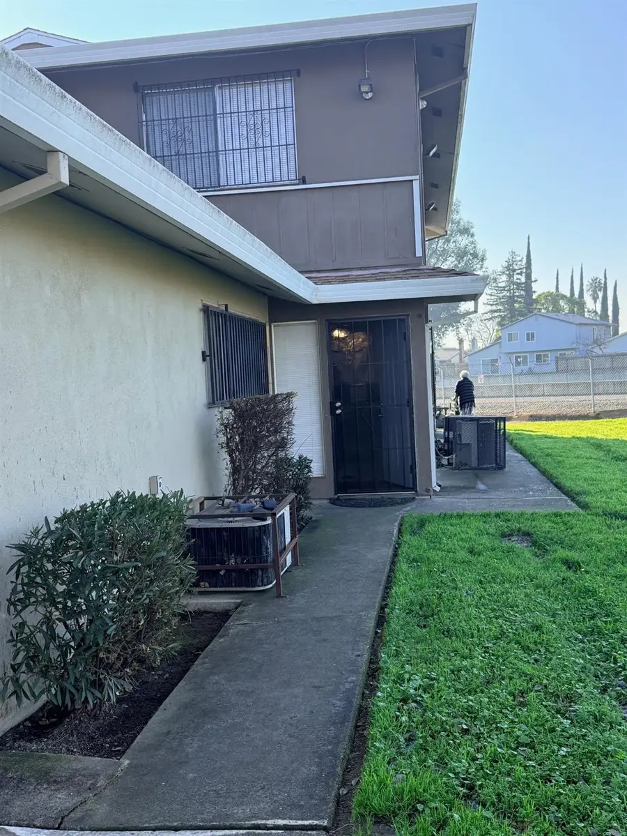 7304 Franklin Boulevard #3, Sacramento, CA 95823 - Image #2