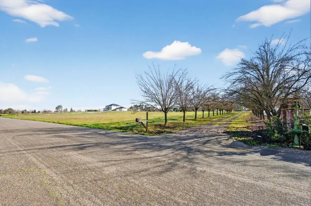 9425 Montevideo Dr, Wilton, CA 95693 - #1