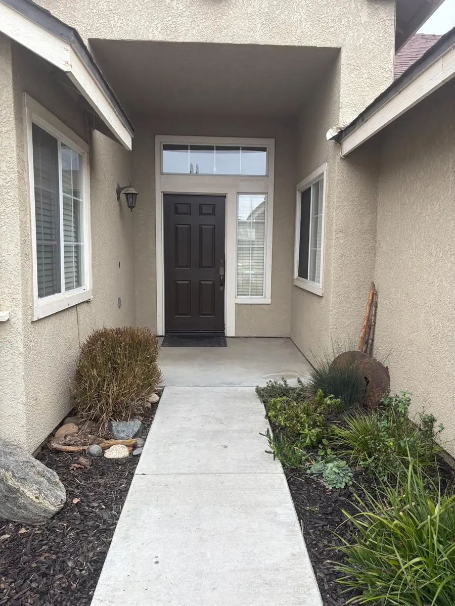 734 Cabernet Street, Los Banos, CA 93635 - Image #2
