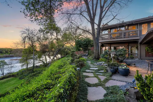 23 Riverbank Place, Carmichael, CA 95608