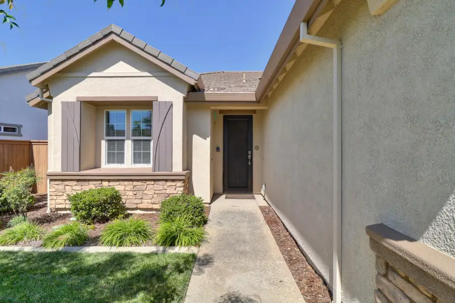 9895 Sheffield Way, Elk Grove, CA 95757 - Image #3
