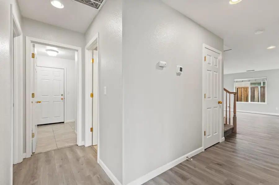 1566 Maryclair Drive, Olivehurst, CA 95961 - Image #2