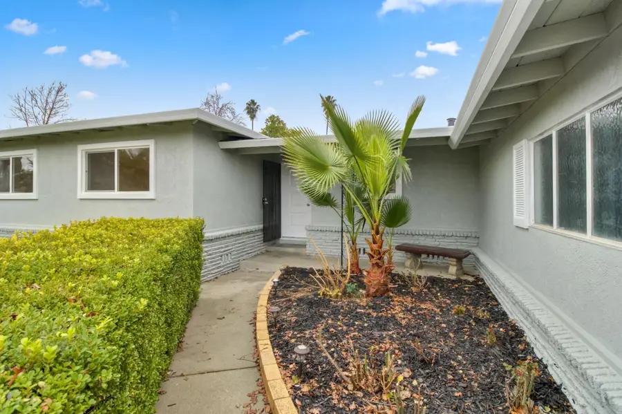 7341 Stanwood Way, Sacramento, CA 95831 - Image #2