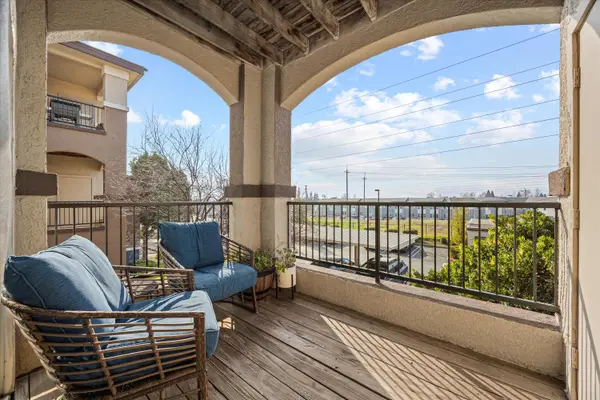 701 Gibson Drive #1226, Roseville, CA 95678