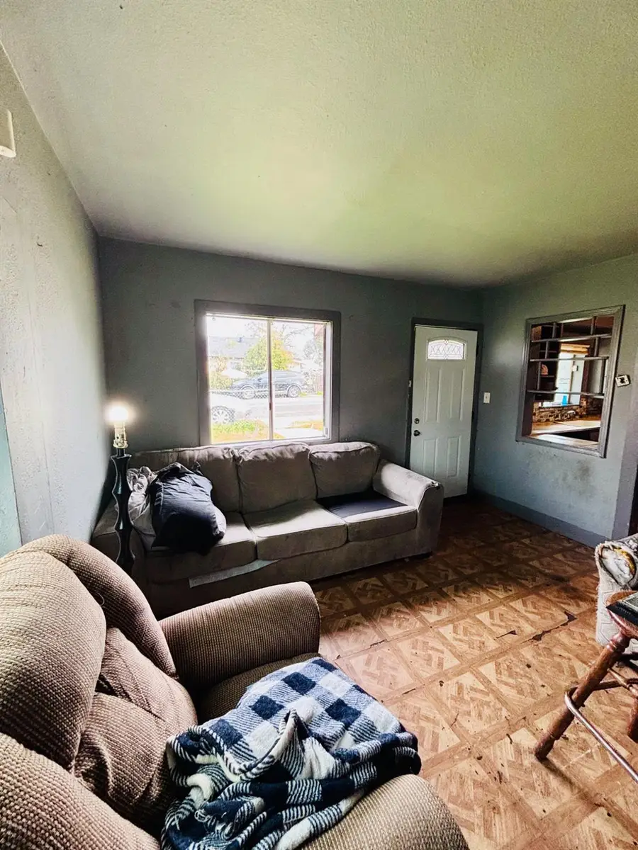 1141 N E Street, Stockton, CA 95205 - Image #3