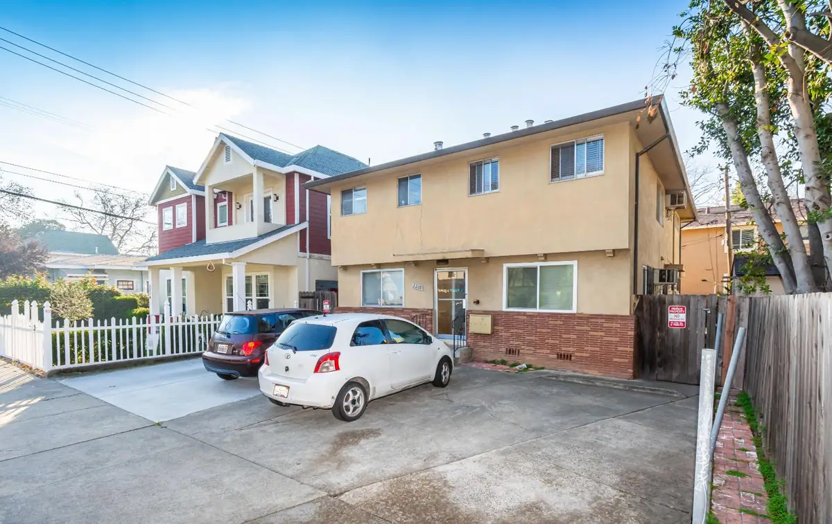 2208 25th Street, Sacramento, CA 95818 - Image #1