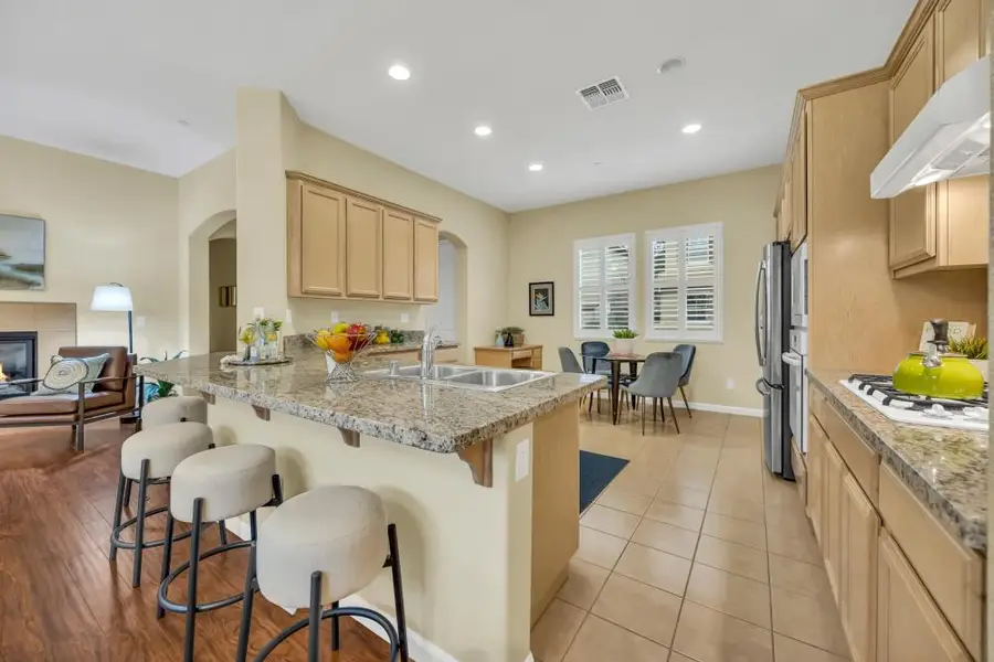 8088 Little Isle Lane, Sacramento, CA 95831 - Image #3